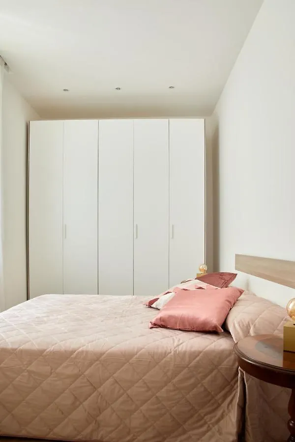 Xenia Apartments - Apartment In Fondazione Prada Milán